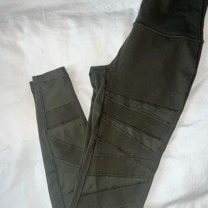 Lululemon Army Green Size 6 Align Leggings